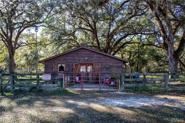 7545 S Old Oaks Drive, Floral City, FL 34436