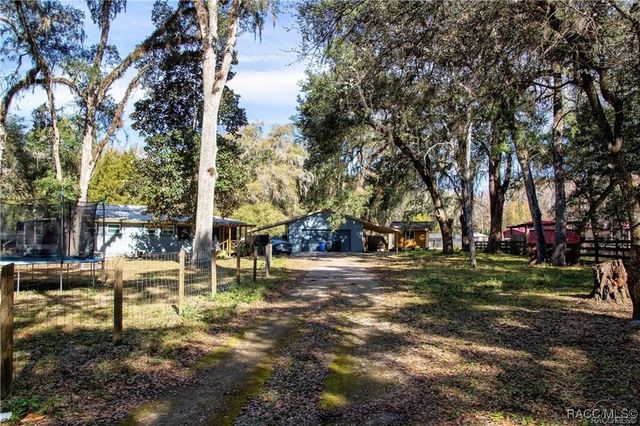 7545 S Old Oaks Drive, Floral City, FL 34436