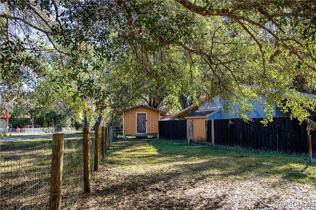 7545 S Old Oaks Drive, Floral City, FL 34436