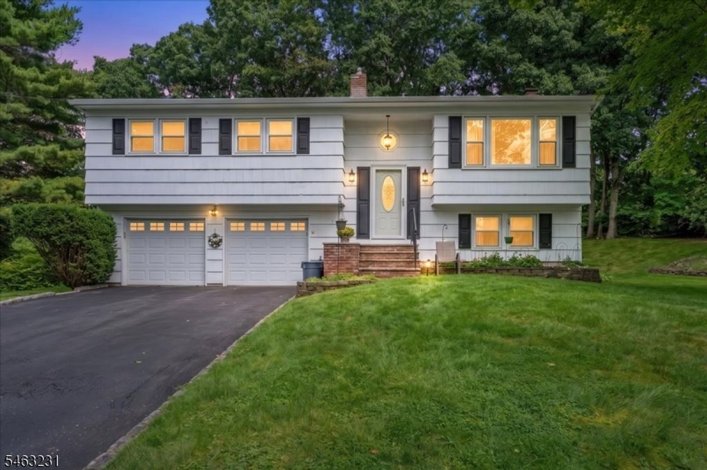 75 Fawn Ridge Dr, Long Hill Twp., NJ 07946 — exterior
