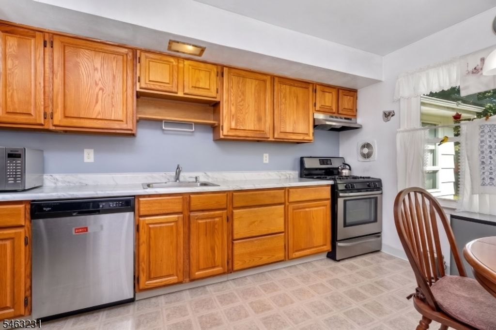 75 Fawn Ridge Dr, Long Hill Twp., NJ 07946 — photo 4