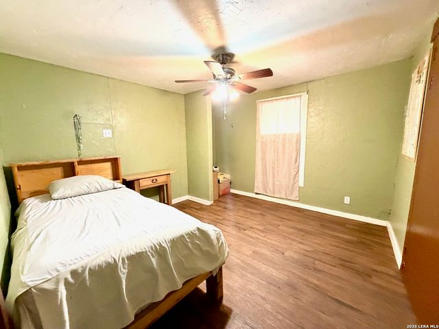 944 Briscoe Aly, San Antonio, TX 78207