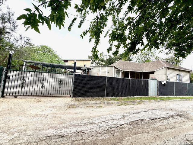 944 Briscoe Aly, San Antonio, TX 78207