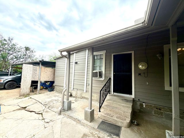 944 Briscoe Aly, San Antonio, TX 78207