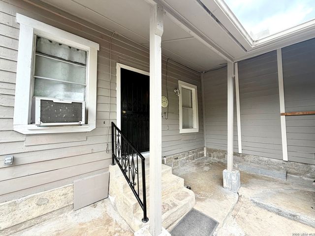 944 Briscoe Aly, San Antonio, TX 78207