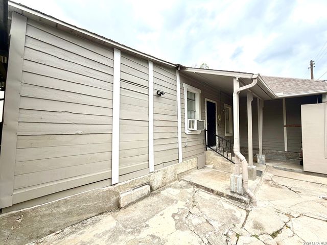 944 Briscoe Aly, San Antonio, TX 78207