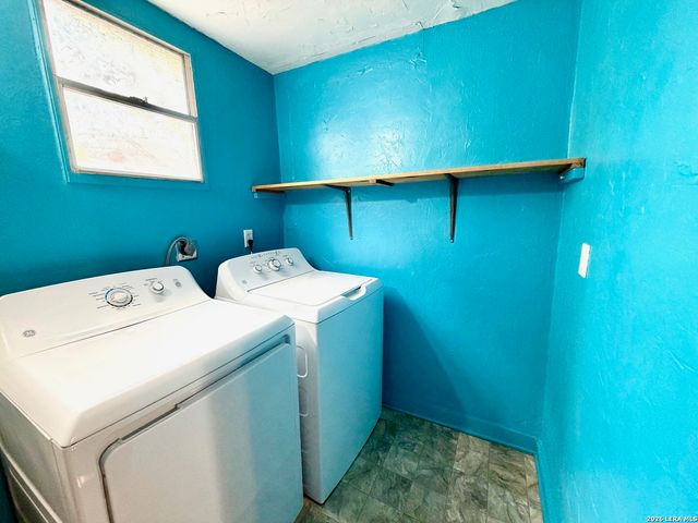 944 Briscoe Aly, San Antonio, TX 78207
