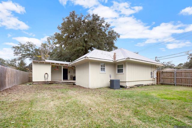 513 Centenary Dr, Baton Rouge, LA 70808