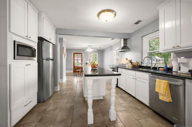 513 Centenary Dr, Baton Rouge, LA 70808