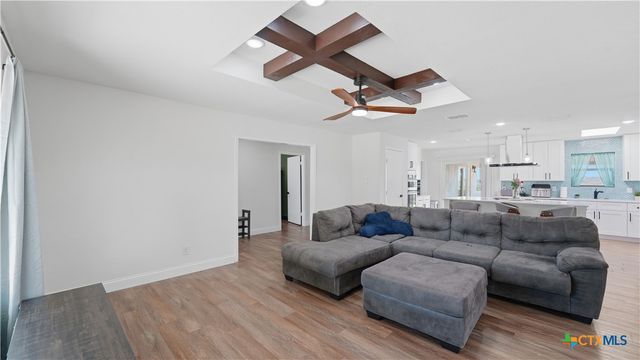6715 Queens Crown East Street, San Antonio, TX 78233