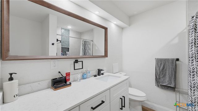 6715 Queens Crown East Street, San Antonio, TX 78233