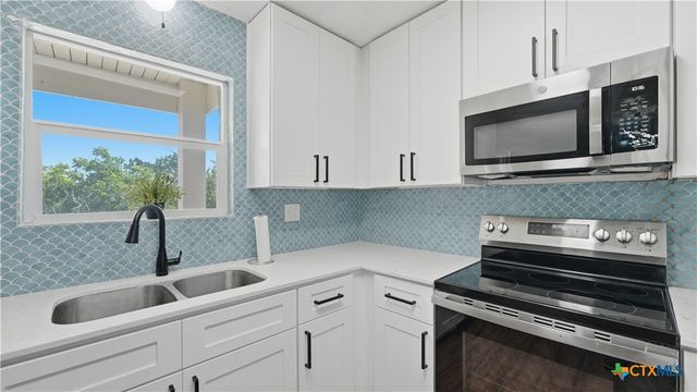 6715 Queens Crown East Street, San Antonio, TX 78233