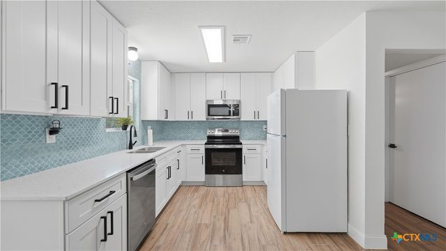 6715 Queens Crown East Street, San Antonio, TX 78233