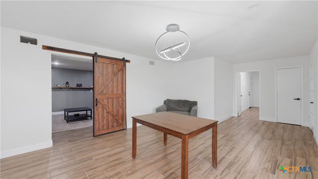 6715 Queens Crown East Street, San Antonio, TX 78233