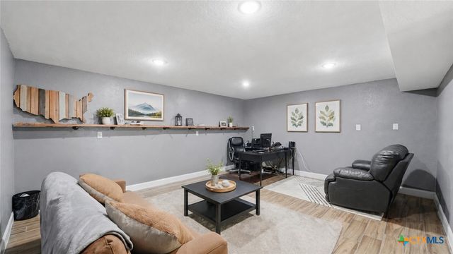 6715 Queens Crown East Street, San Antonio, TX 78233