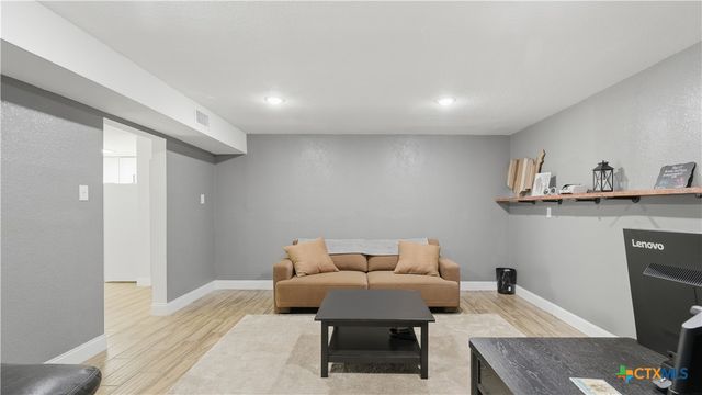 6715 Queens Crown East Street, San Antonio, TX 78233