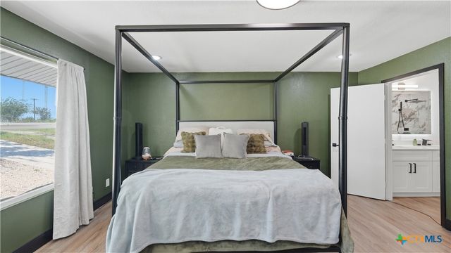 6715 Queens Crown East Street, San Antonio, TX 78233