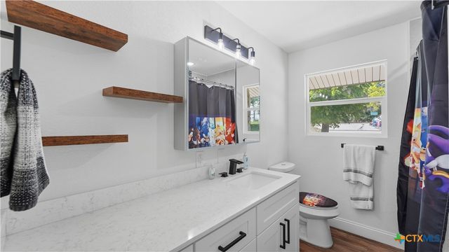 6715 Queens Crown East Street, San Antonio, TX 78233