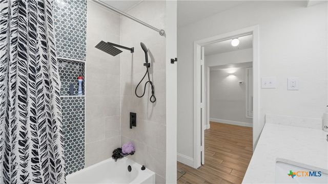 6715 Queens Crown East Street, San Antonio, TX 78233