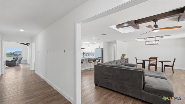 6715 Queens Crown East Street, San Antonio, TX 78233