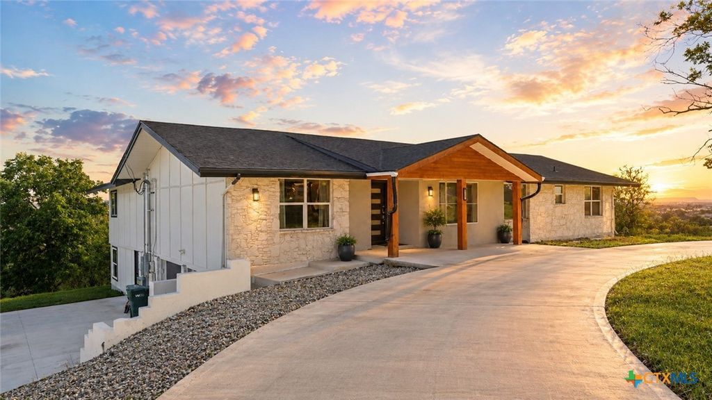 6715 Queens Crown East Street, San Antonio, TX 78233