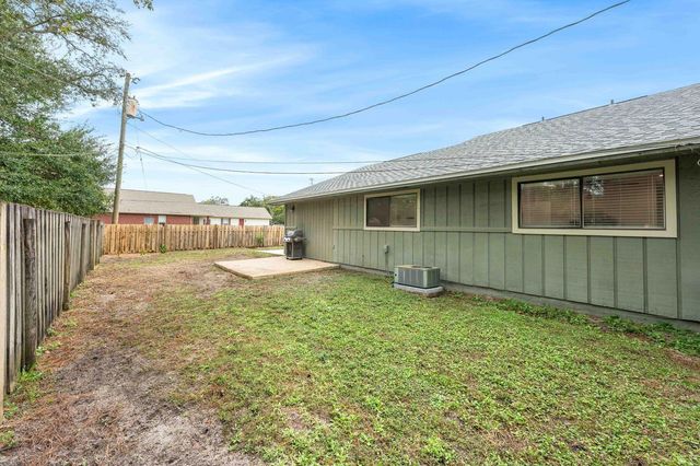 32 7th Avenue 120, Shalimar, FL 32579