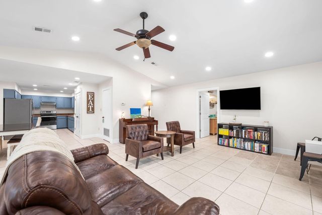 32 7th Avenue 120, Shalimar, FL 32579