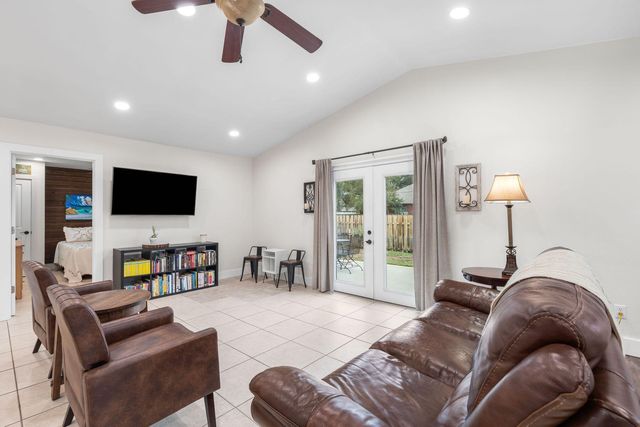 32 7th Avenue 120, Shalimar, FL 32579