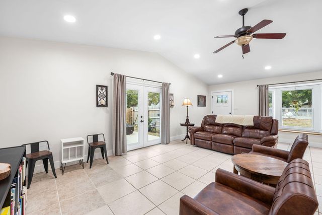 32 7th Avenue 120, Shalimar, FL 32579