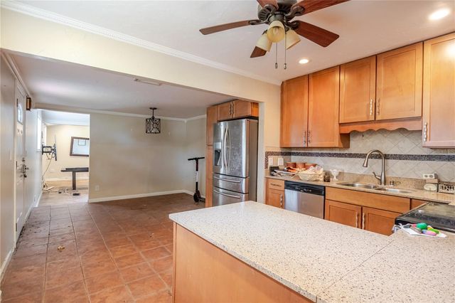 2118 S VENUS STREET, Tampa, FL 33629