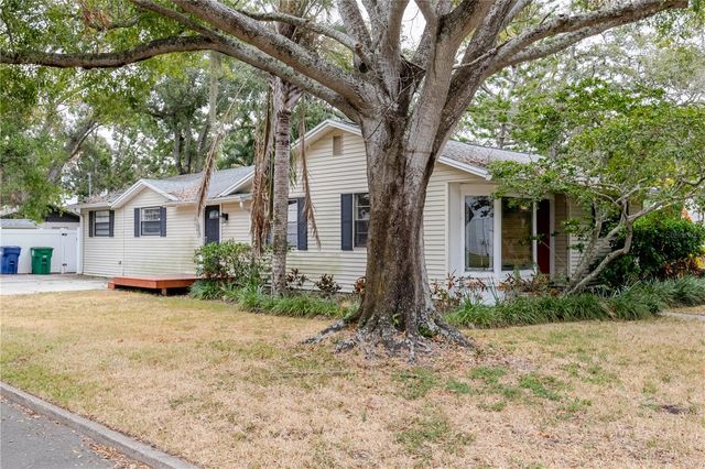 2118 S VENUS STREET, Tampa, FL 33629