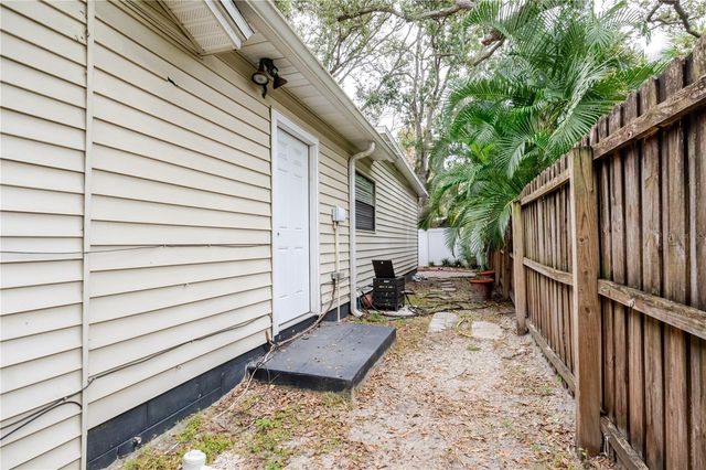 2118 S VENUS STREET, Tampa, FL 33629