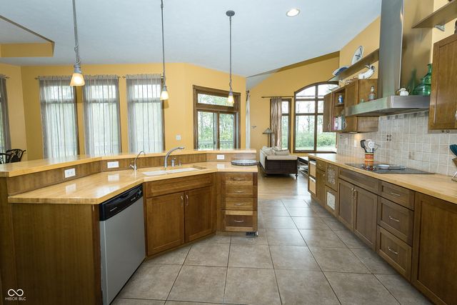 10165 Sanctuary Drive, Brownsburg, IN 46112