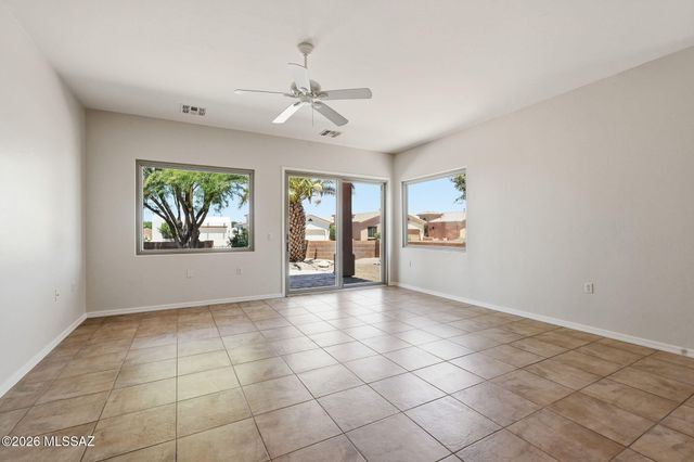 2247 S Vía Alonso, Green Valley, AZ 85614