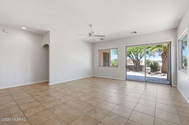 2247 S Vía Alonso, Green Valley, AZ 85614