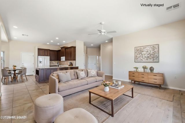 2247 S Vía Alonso, Green Valley, AZ 85614