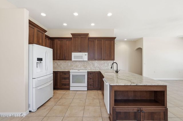 2247 S Vía Alonso, Green Valley, AZ 85614