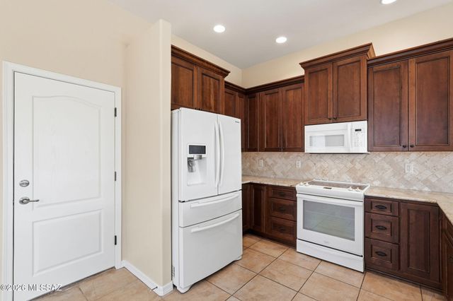 2247 S Vía Alonso, Green Valley, AZ 85614