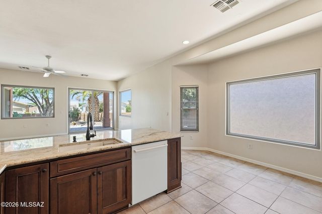 2247 S Vía Alonso, Green Valley, AZ 85614
