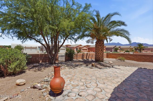 2247 S Vía Alonso, Green Valley, AZ 85614