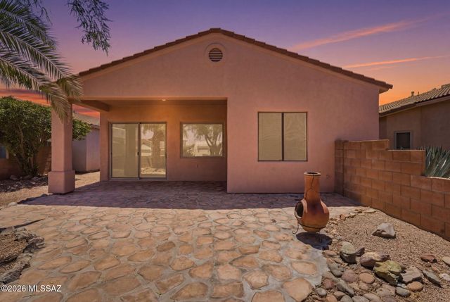2247 S Vía Alonso, Green Valley, AZ 85614