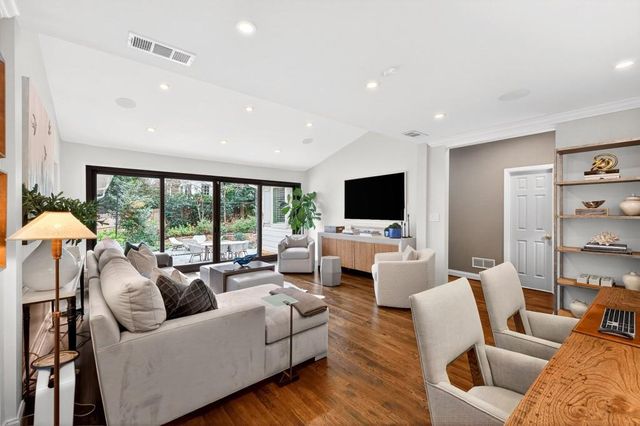 964 Buckingham NW Circle, Atlanta, GA 30327