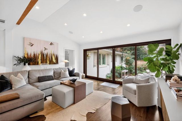 964 Buckingham NW Circle, Atlanta, GA 30327