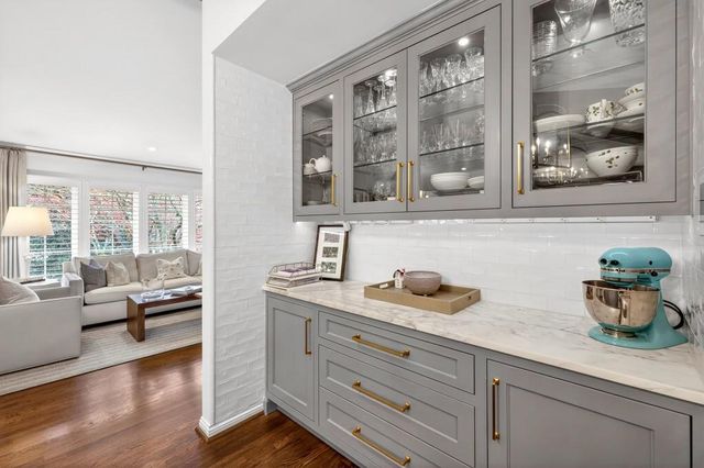 964 Buckingham NW Circle, Atlanta, GA 30327