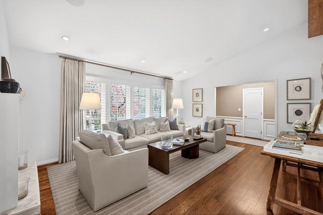 964 Buckingham NW Circle, Atlanta, GA 30327