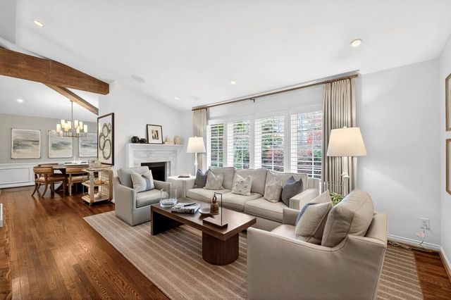 964 Buckingham NW Circle, Atlanta, GA 30327