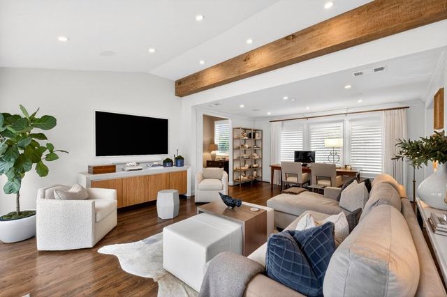 964 Buckingham NW Circle, Atlanta, GA 30327