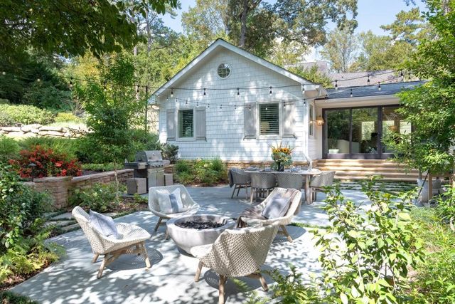 964 Buckingham NW Circle, Atlanta, GA 30327