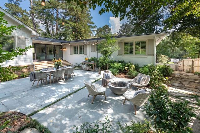 964 Buckingham NW Circle, Atlanta, GA 30327