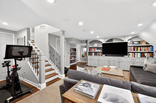 964 Buckingham NW Circle, Atlanta, GA 30327